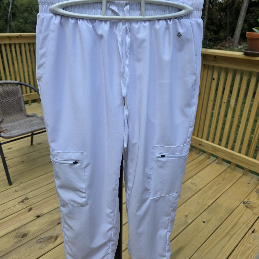Cali Brand Womans  White Cargo Pants